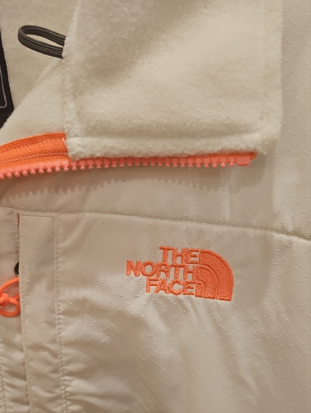 The North Face Denali White Fleece Jacket with Coral Pink Trim NWT - Picture 3 of 13